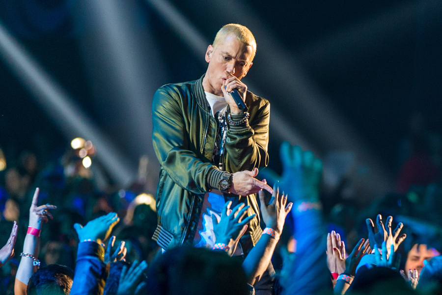 Fans Lose It Over Eminem’s Live Remix of ‘Rap God’