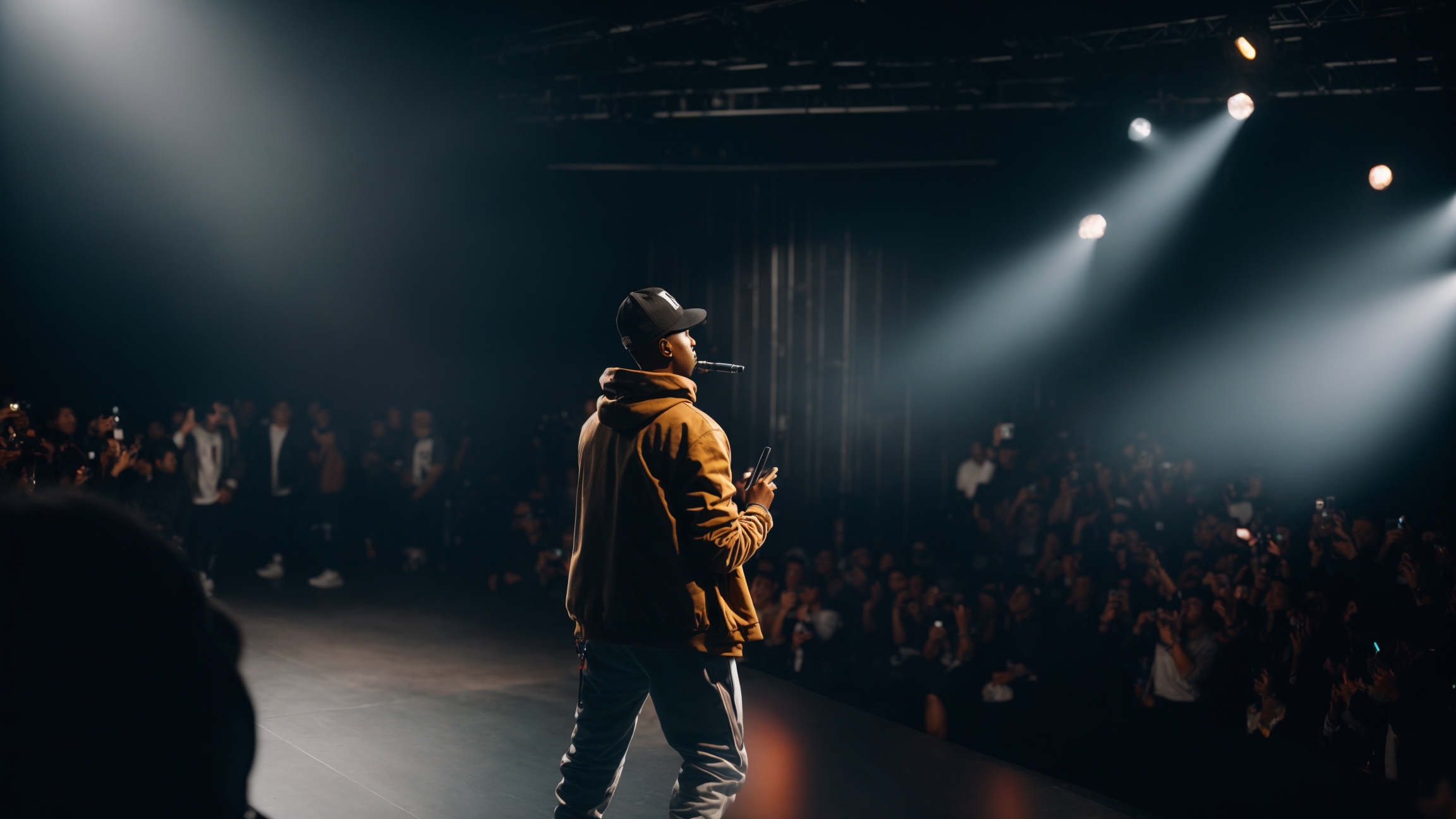 Gang-flow style rapper lifestyle on stage